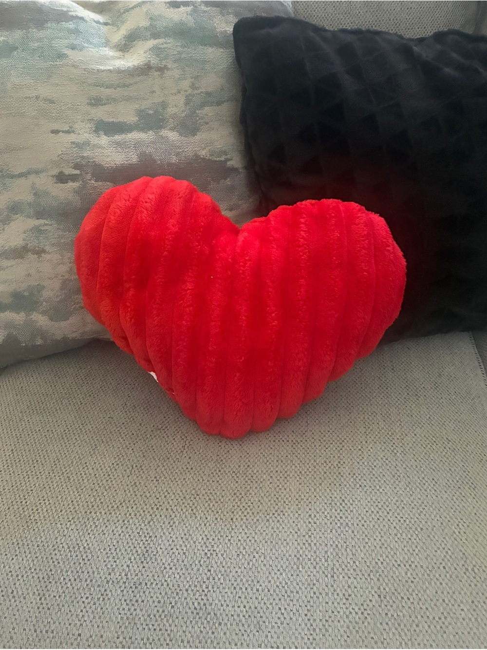Red Plush Heart Throw Pillow Ribbed Soft Valentine Decor 15” EUC